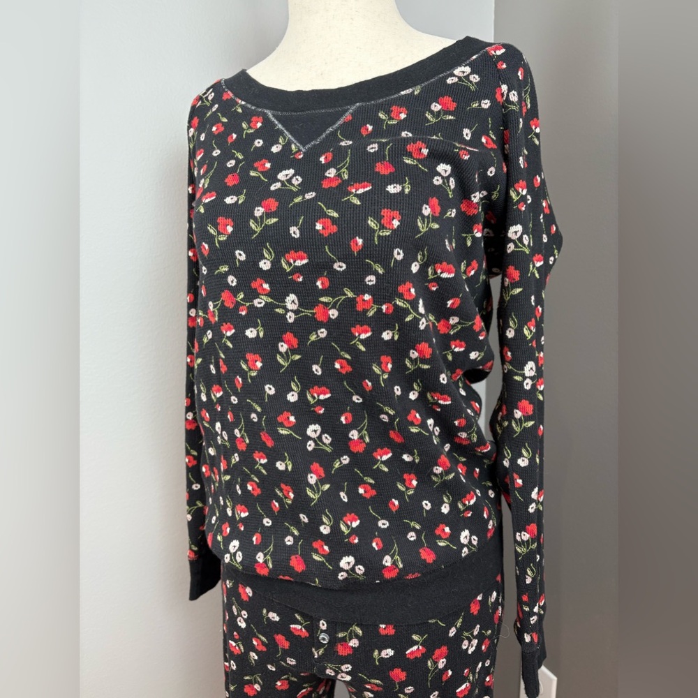 Victoria’s Secret Pajama Set Size S Black w Red & Pink Ditsy Floral Cute & Cozy